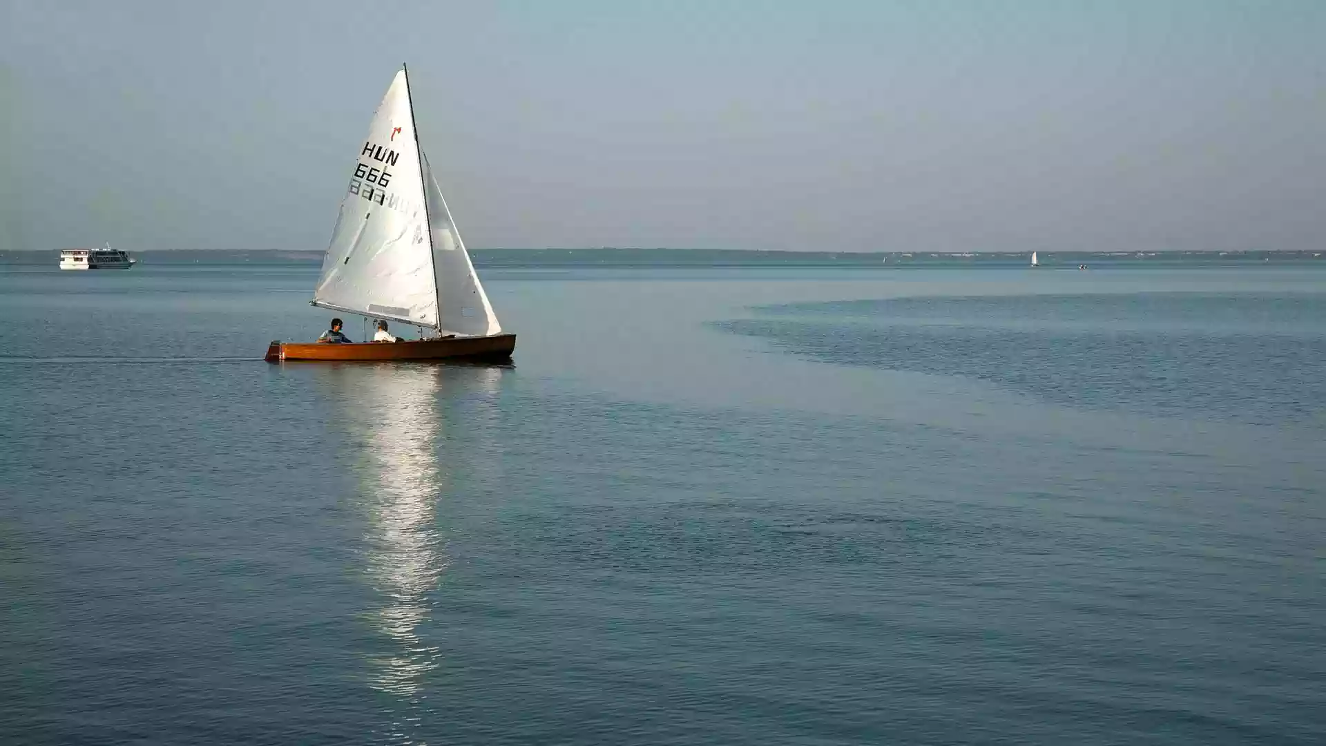 A vitorlázás egyre népszerűbb a Balaton partján