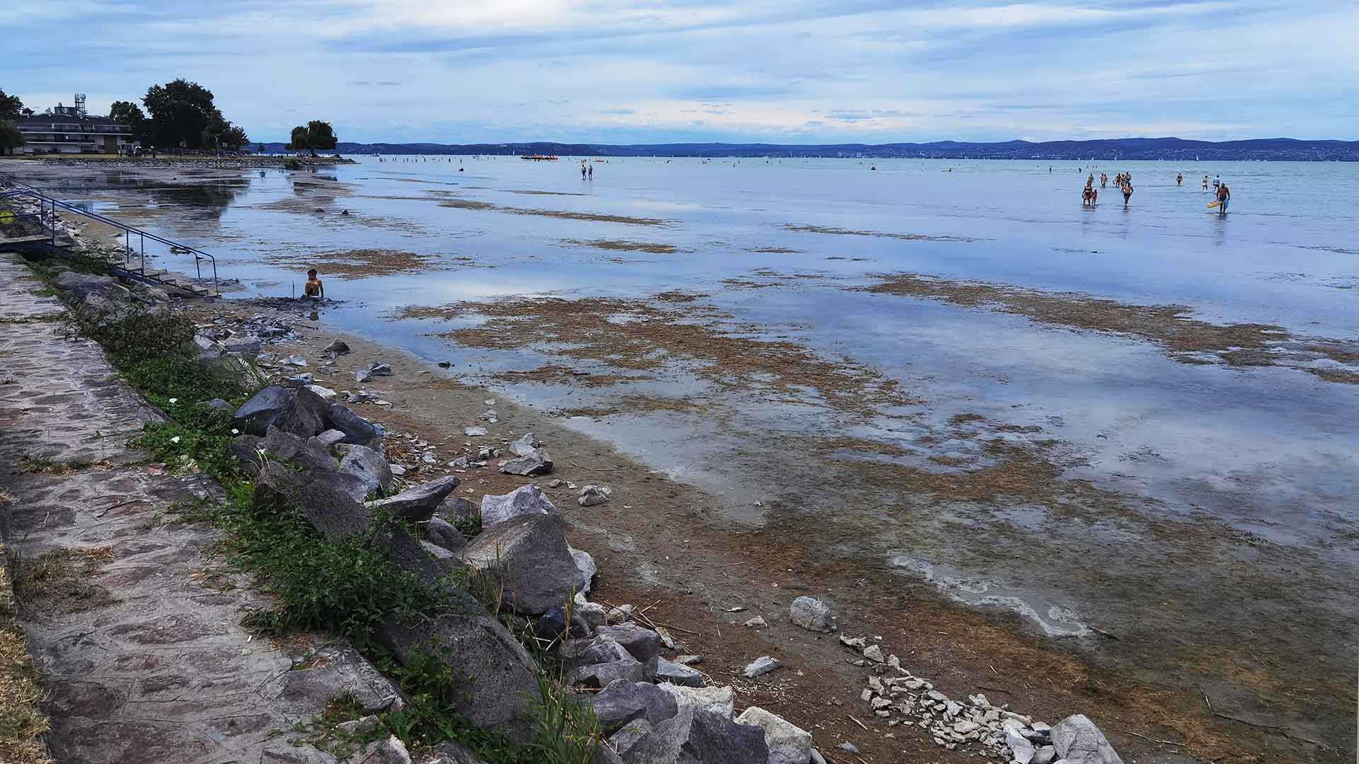 2026 Siófok Ezüstpart, bokáig ér a víz