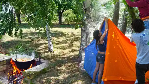 Romantikus nomádkodás, közvetlen a vízparton