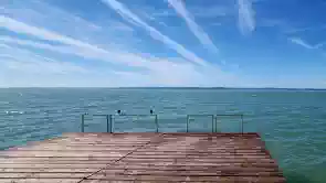 Siófokon közvetlen vízparti vendégház eladó